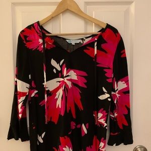 Escapada Living top…..size Medium…..EUC